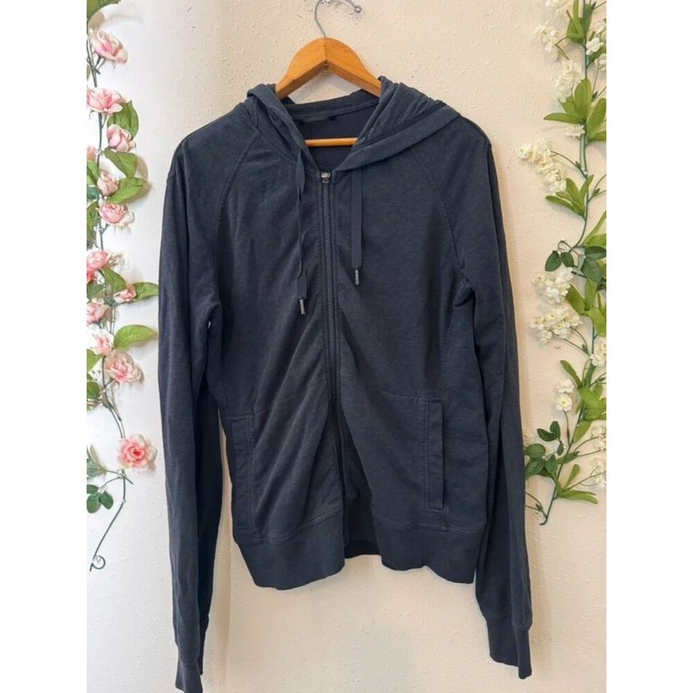 Lululemon hoodie womens size 8 with flaws